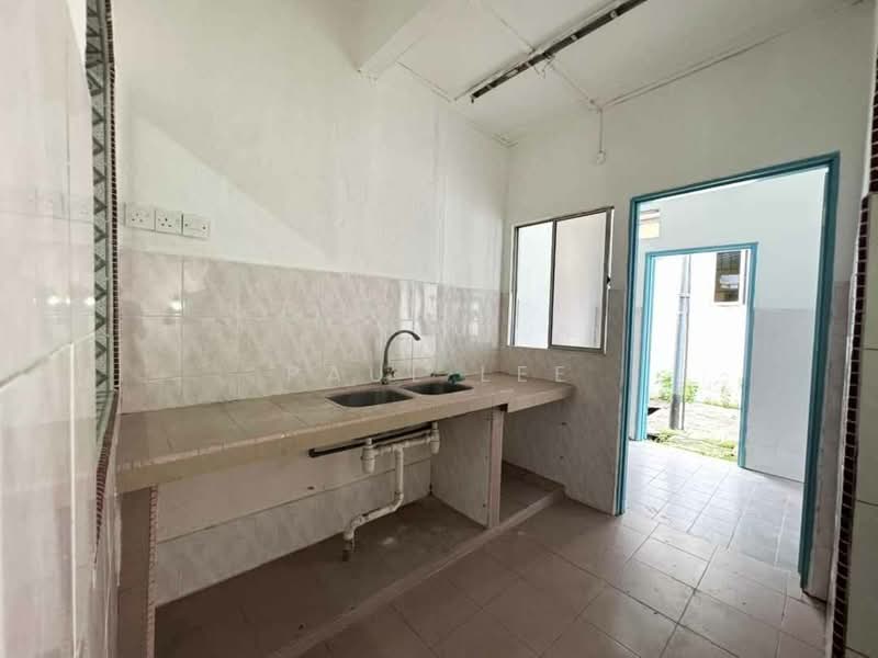 2-storey Terraced House for Sale in BANDAR PUCHONG JAYA (Puchong) - Paul Lee - Kitchen - PropertyGuru.com.my