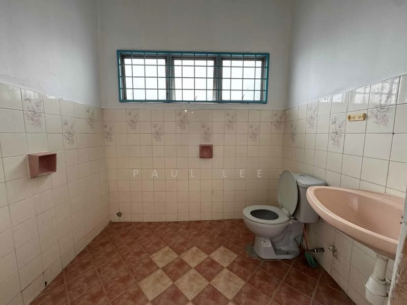 2-storey Terraced House for Sale in BANDAR PUCHONG JAYA (Puchong) - Paul Lee - Bathroom - PropertyGuru.com.my