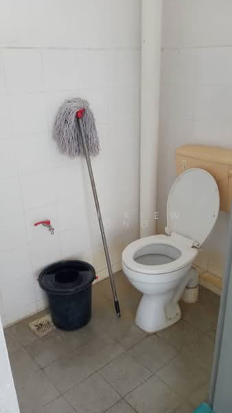 Kedai / Pejabat untuk Disewa di Air Putih (Kuantan) - Chai Kiew Tiong - Bathroom - PropertyGuru.com.my
