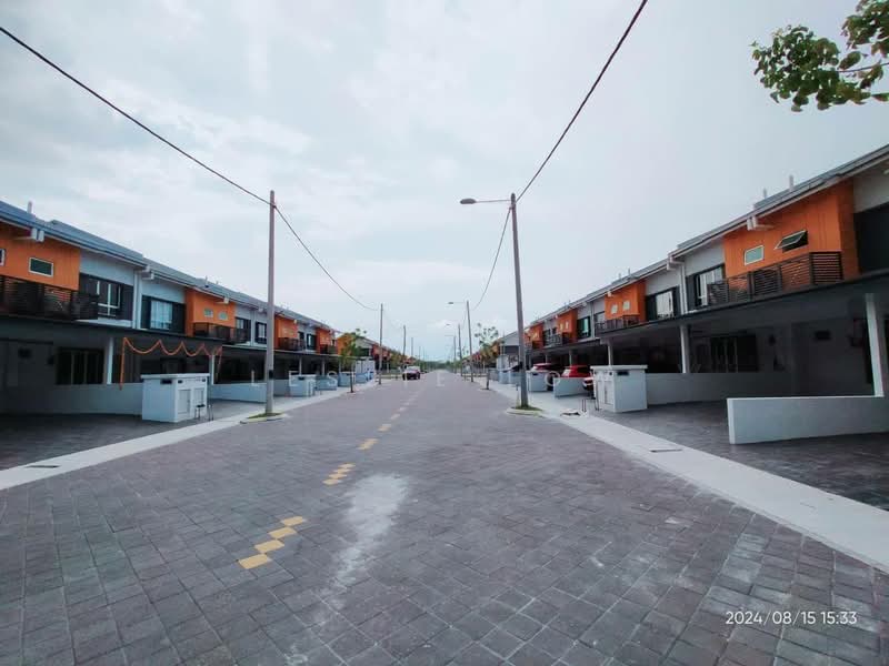 Rumah Teres 2 Tingkat untuk Dijual di Bandar Puncak Alam (Puncak Alam) - Leslie Low - Exterior - PropertyGuru.com.my