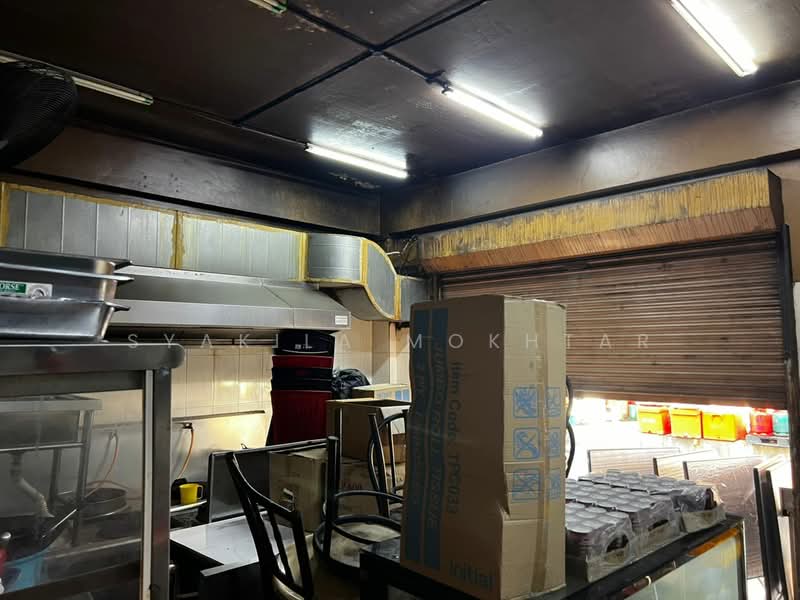 Kedai untuk Disewa di Seksyen 13 (Shah Alam) - Syakila Mokhtar - Kitchen - PropertyGuru.com.my