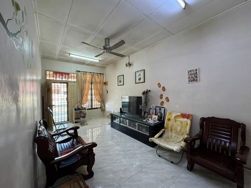 1-storey Terraced House for Sale in Taman Setia Indah (Tebrau) - Kelvin Koay - Living Room - PropertyGuru.com.my