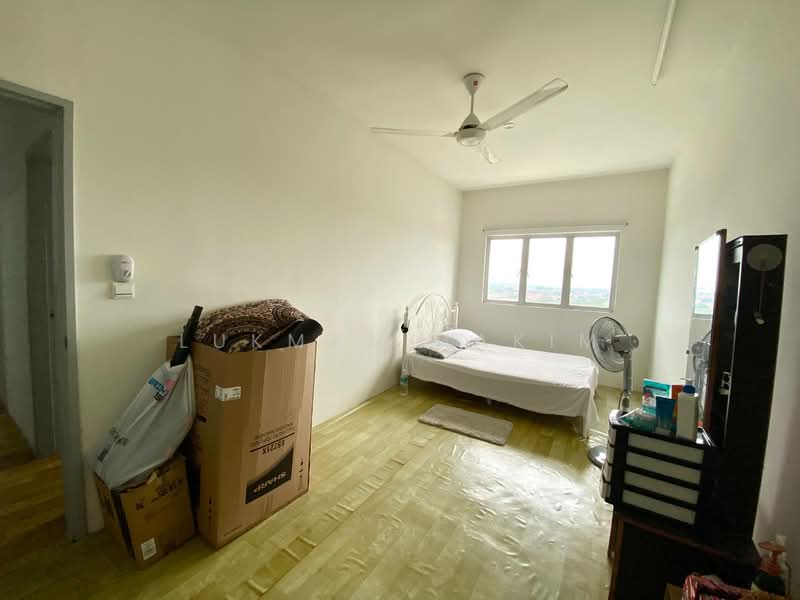 Pangsapuri untuk Dijual di Kemuning Idaman - Lukman Hakim - Bedroom - PropertyGuru.com.my