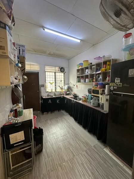1-storey Terraced House for Sale in Bandar Baru Bukit Beruntung (Serendah) - Nazrin Hakimin - Kitchen - PropertyGuru.com.my