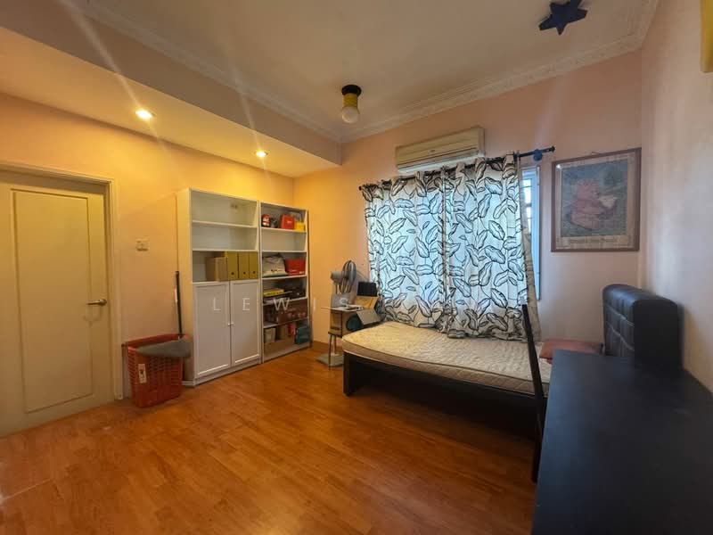 Rumah Berkembar untuk Dijual di Bandar Baru Sungai Long (Kajang) - Lewis Tam - PropertyGuru.com.my