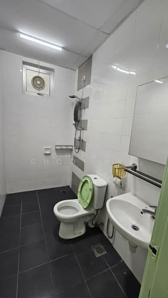 Kondominium untuk Dijual di Boulevard Condominium (BLVD) - Chong Chooi Wei - Bathroom - PropertyGuru.com.my