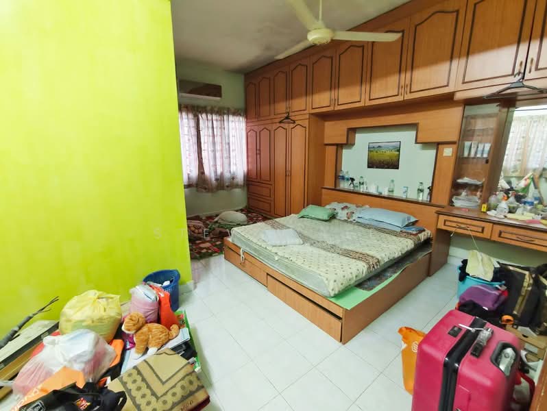 2-storey Terraced House for Sale in Taman Bukit Rawang Jaya (Rawang) - Steven Lee - Bedroom - PropertyGuru.com.my