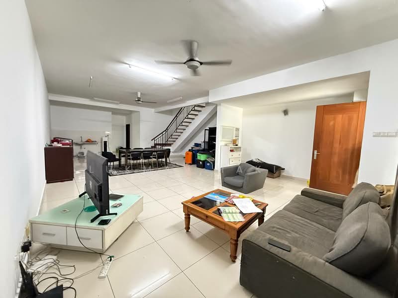 2-storey Terraced House for Sale in Denai Alam (Shah Alam) - Lukman Hakim - Living Room - PropertyGuru.com.my