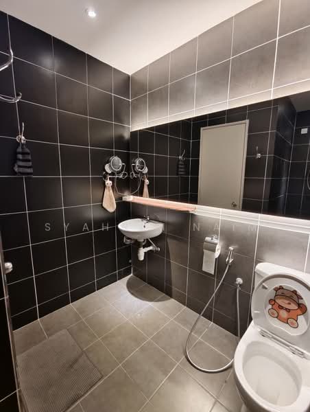 Servis Apartment untuk Disewa di The Zizz @ Damansara North - Syahrim Naim - Bathroom - PropertyGuru.com.my