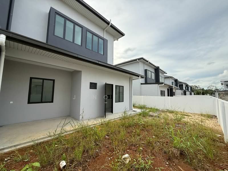 Rumah Berkembar untuk Dijual di Kuching (Sarawak) - Jeno Tan - Exterior - PropertyGuru.com.my