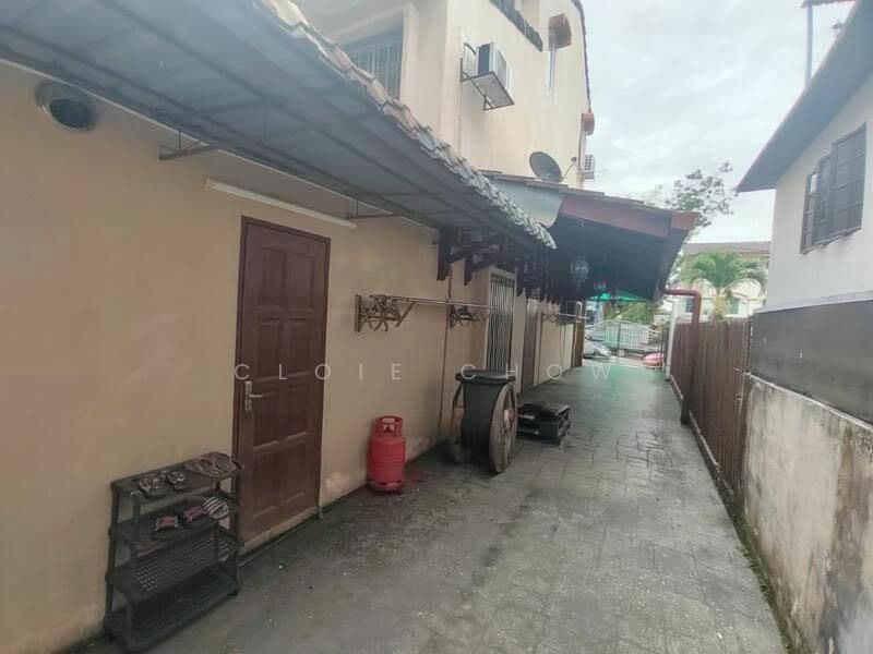 3-storey Terraced House for Sale in Taman Bukit Permata (Selayang) - Cloie Chow - Exterior - PropertyGuru.com.my