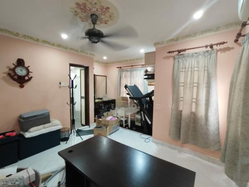 3-storey Terraced House for Sale in Taman Bukit Permata (Selayang) - Cloie Chow - Living Room - PropertyGuru.com.my