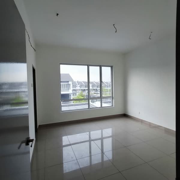 2-storey Terraced House for Sale in Amverton Hills (Sungai Buloh) - YC Lee - Interior - PropertyGuru.com.my