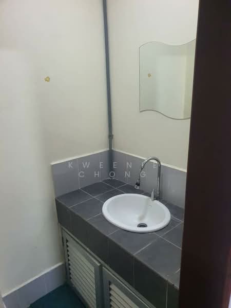 Office for Sale in Cheras Business Centre (Kuala Lumpur) - Kweenie Chong - Bathroom - PropertyGuru.com.my