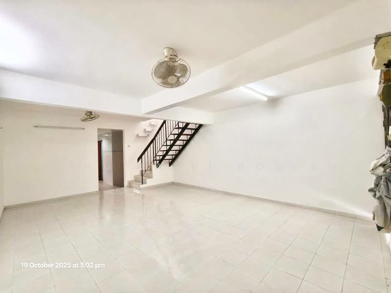 2-storey Terraced House for Sale in Taman Tasik Jaya (Senawang) - Mohd Nazri Roslan - Living Room - PropertyGuru.com.my
