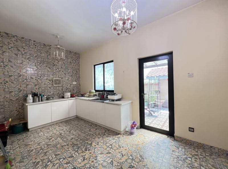 Semi-Detached House for Sale in Villa Damansara, Seksyen 4 (Kota Damansara) - Esther Lim - Kitchen - PropertyGuru.com.my