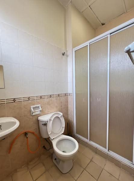 Semi-Detached House for Sale in Villa Damansara, Seksyen 4 (Kota Damansara) - Esther Lim - Bathroom - PropertyGuru.com.my