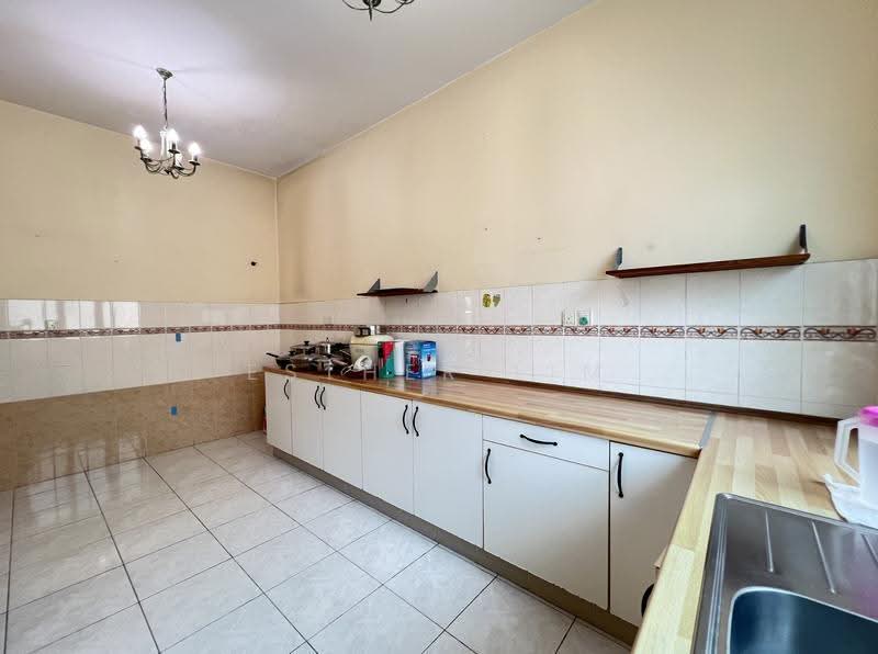 Semi-Detached House for Sale in Villa Damansara, Seksyen 4 (Kota Damansara) - Esther Lim - Kitchen - PropertyGuru.com.my