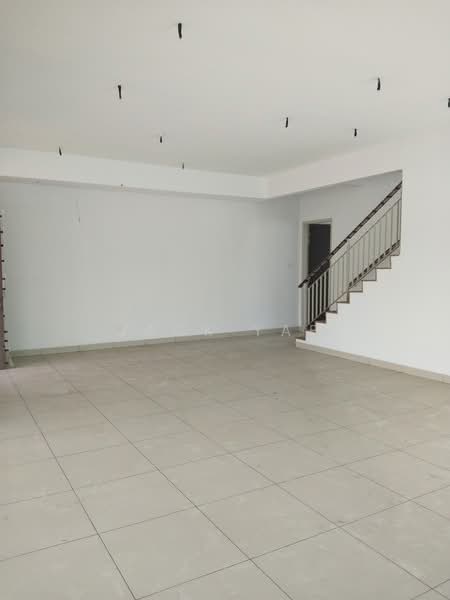 Rumah Teres 2 Tingkat untuk Dijual di Shah Alam (Selangor) - Jack Yap - Living Room - PropertyGuru.com.my