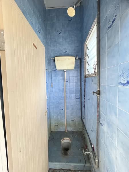 Rumah Teres 1 Tingkat untuk Dijual di Taman Sentosa (Menglembu) - Sam . - Bathroom - PropertyGuru.com.my