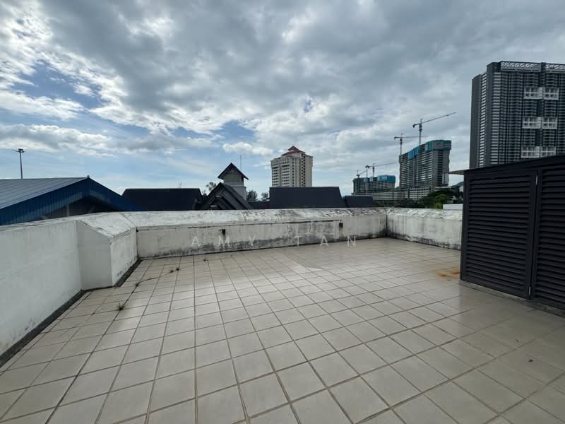 Rumah Banglo untuk Dijual di Gelugor (Penang) - Amy Tan - Roof - PropertyGuru.com.my