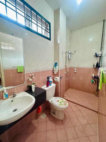 Rumah Teres 2 Tingkat untuk Dijual di Taman Daya (Johor Bahru) - Sandry Ong - Bathroom - PropertyGuru.com.my
