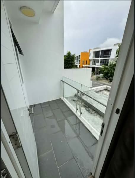 Rumah Teres 3 Tingkat untuk Dijual di Lake Fields (Sungai Besi) - Wai Ann Teng - Balcony - PropertyGuru.com.my