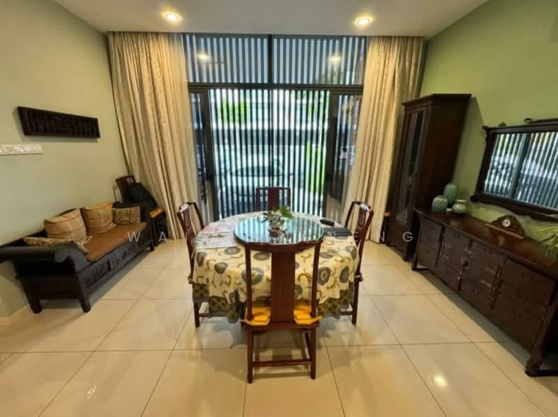 Rumah Teres 3 Tingkat untuk Dijual di Lake Fields (Sungai Besi) - Wai Ann Teng - Dining Room - PropertyGuru.com.my