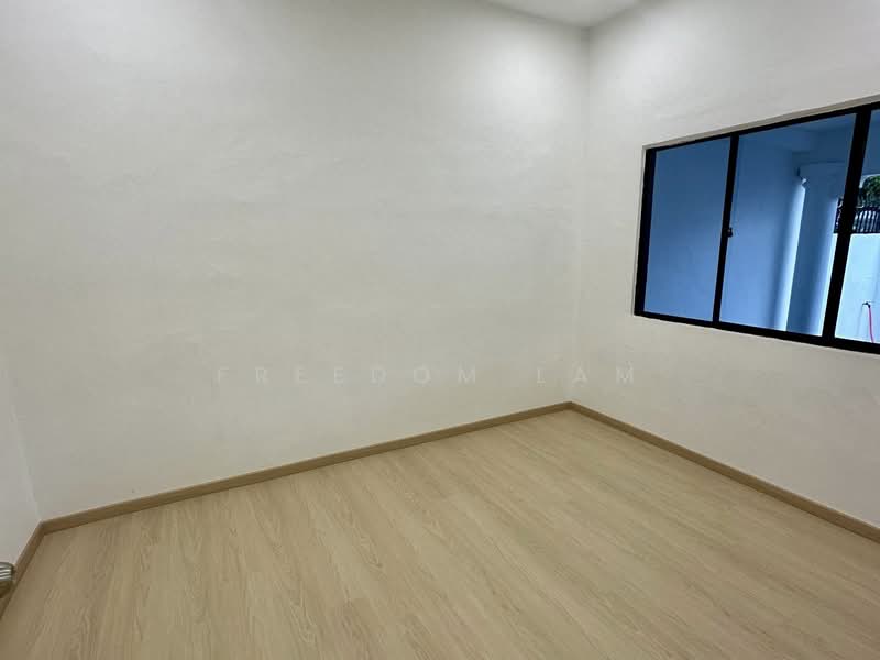 1-storey Terraced House for Sale in Taman Ungku Tun Aminah (Skudai) - Freedom Lam - Master Bedroom - PropertyGuru.com.my