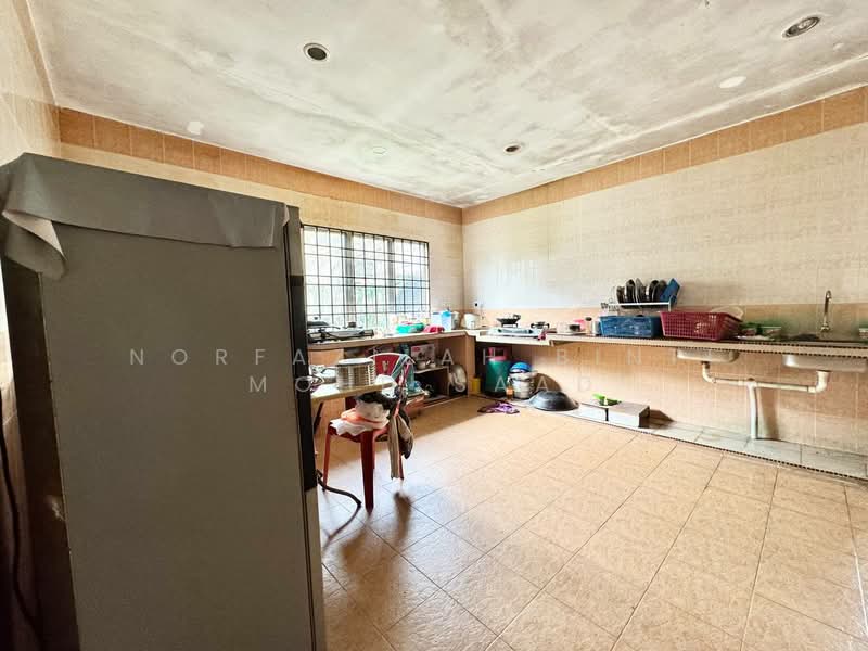 Semi-Detached House for Sale in Seksyen U6 (Shah Alam) - Norfazilah Binti Mohd Saad - Kitchen - PropertyGuru.com.my