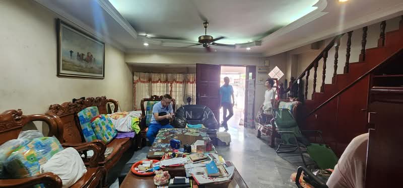 2-storey Terraced House for Sale in Ampang (Kuala Lumpur) - Johnny Tan - Living Room - PropertyGuru.com.my