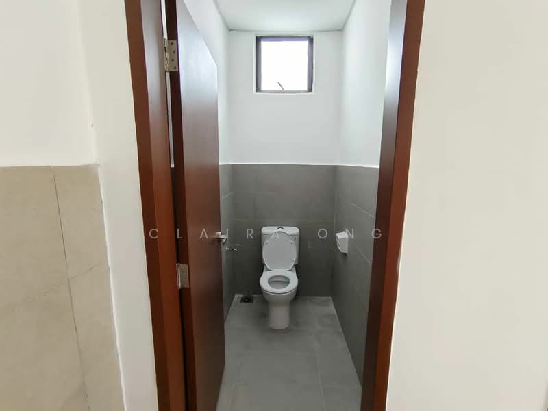 Shop / Office for Rent in Austin Crest (Johor Bahru) - Claira Ong - Bathroom - PropertyGuru.com.my