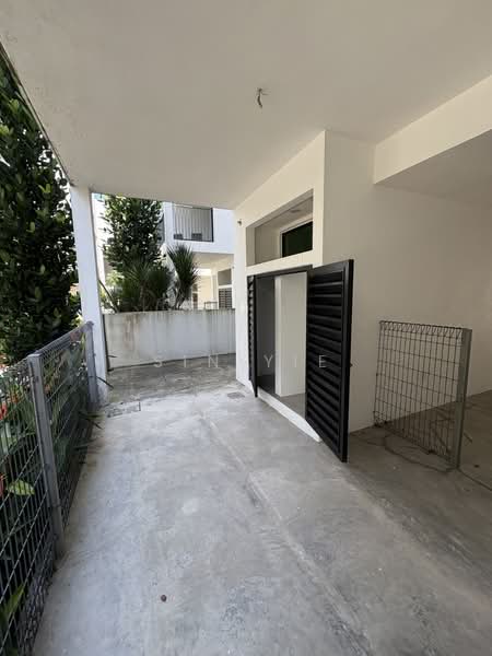 Rumah Teres 3 Tingkat untuk Dijual di Leisure Farm (Gelang Patah) - Sin Yie - Exterior - PropertyGuru.com.my