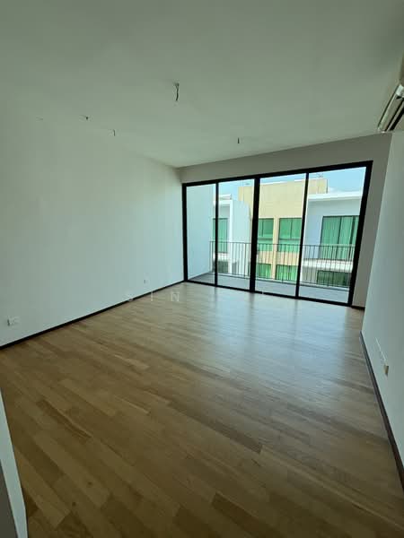 Rumah Teres 3 Tingkat untuk Dijual di Leisure Farm (Gelang Patah) - Sin Yie - Balcony - PropertyGuru.com.my