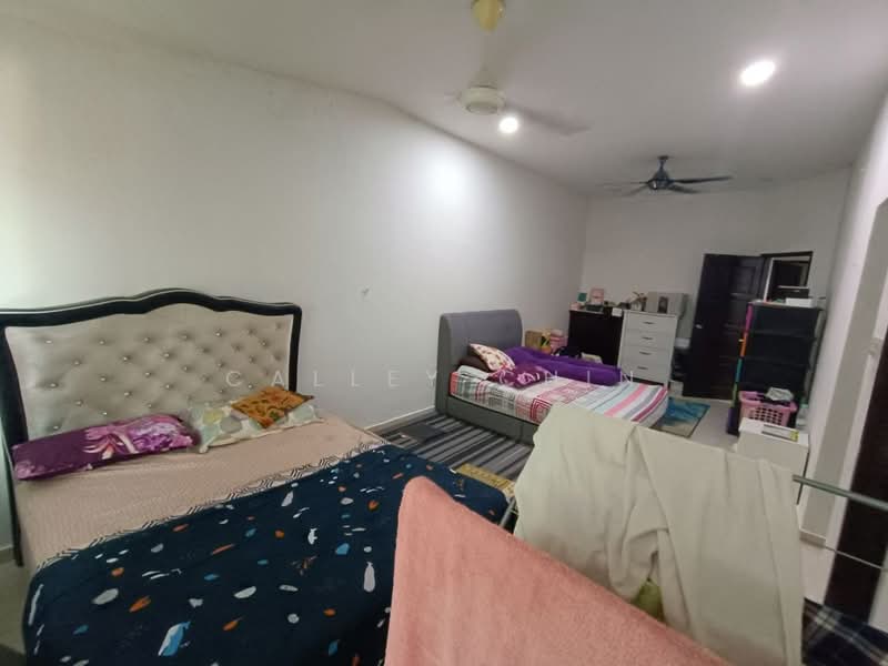 Rumah Teres 2 Tingkat untuk Dijual di Taman Desa Cemerlang (Ulu Tiram) - Calley Chin - Bedroom - PropertyGuru.com.my