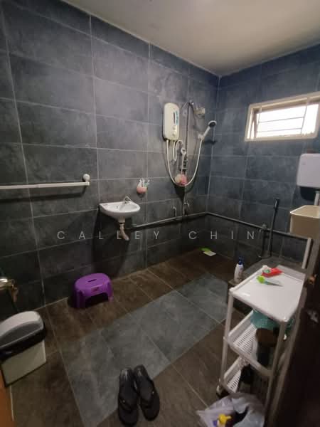 Rumah Teres 2 Tingkat untuk Dijual di Taman Desa Cemerlang (Ulu Tiram) - Calley Chin - Bathroom - PropertyGuru.com.my