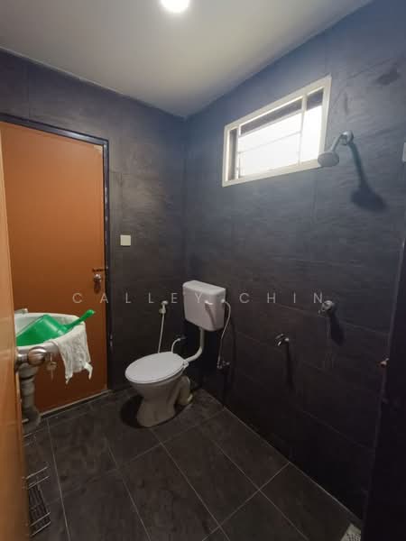 Rumah Teres 2 Tingkat untuk Dijual di Taman Desa Cemerlang (Ulu Tiram) - Calley Chin - Bathroom - PropertyGuru.com.my