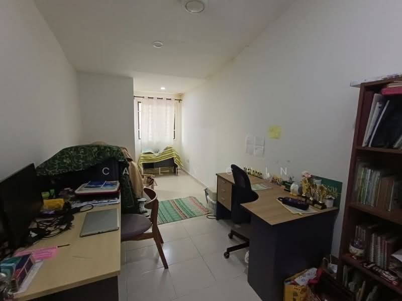 Rumah Teres 2 Tingkat untuk Dijual di Taman Desa Cemerlang (Ulu Tiram) - Calley Chin - Study - PropertyGuru.com.my