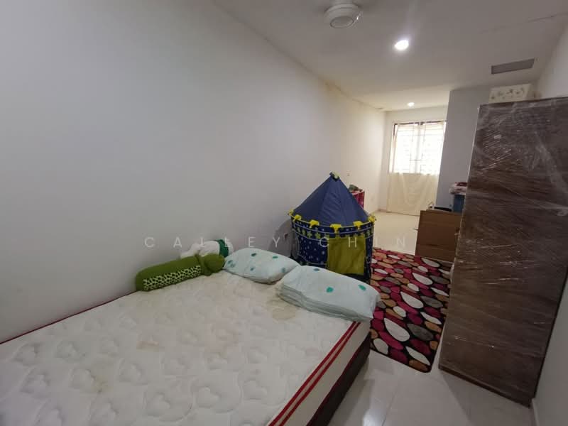 Rumah Teres 2 Tingkat untuk Dijual di Taman Desa Cemerlang (Ulu Tiram) - Calley Chin - Bedroom - PropertyGuru.com.my