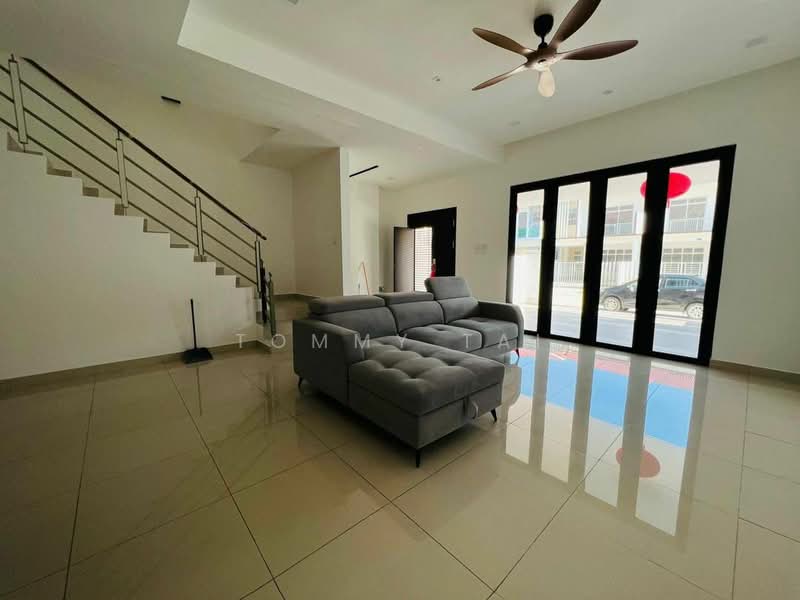 2-storey Terraced House for Sale in Bandar Putra (Kulai) - Tommy Tai - Living Room - PropertyGuru.com.my