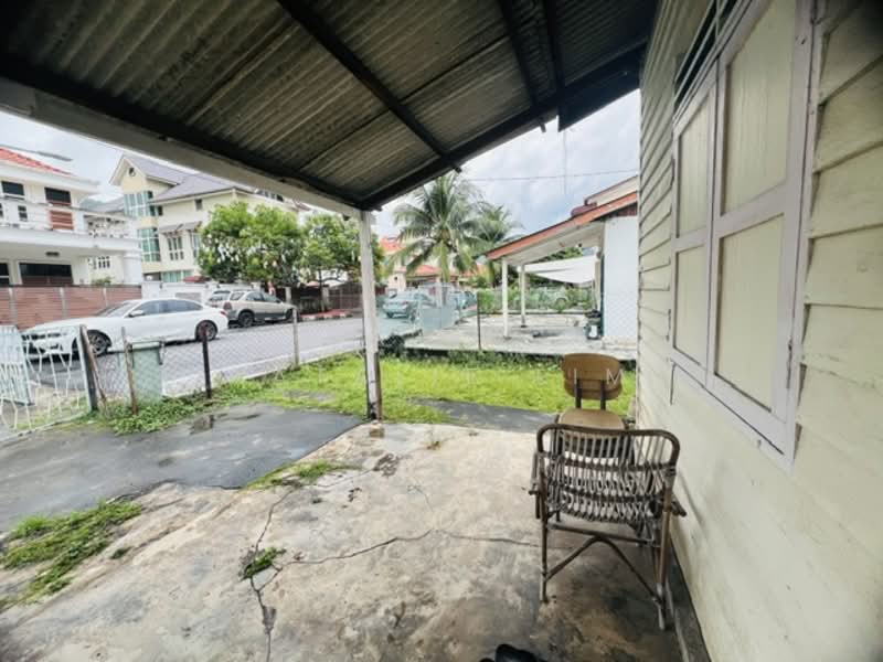 Terraced House for Sale in Island Glades (Jelutong) - Natalie Lim - Exterior - PropertyGuru.com.my