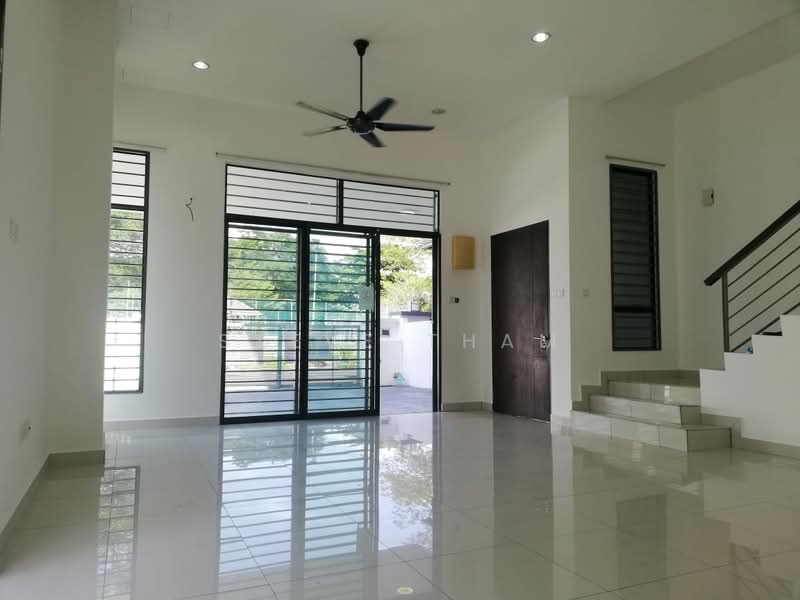 2.5-storey Terraced House for Sale in Bandar Puteri Puchong (Puchong) - Steve Tham - Living Room - PropertyGuru.com.my