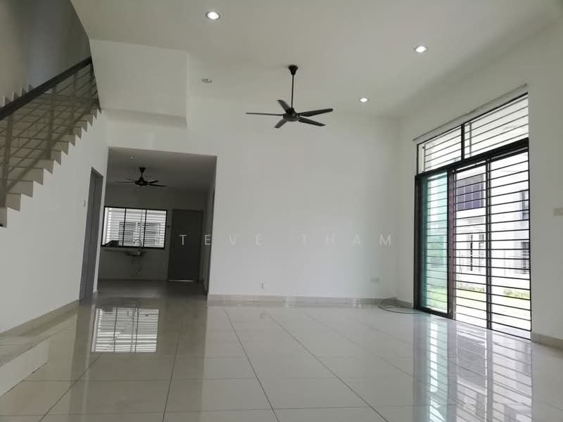 2.5-storey Terraced House for Sale in Bandar Puteri Puchong (Puchong) - Steve Tham - Living Room - PropertyGuru.com.my