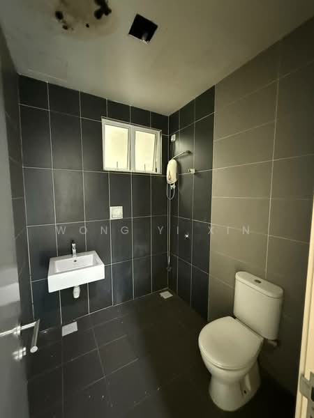 Service Residence for Sale at Skysuites @ Meldrum Hills - Wong Yi Xin - Bathroom - PropertyGuru.com.my