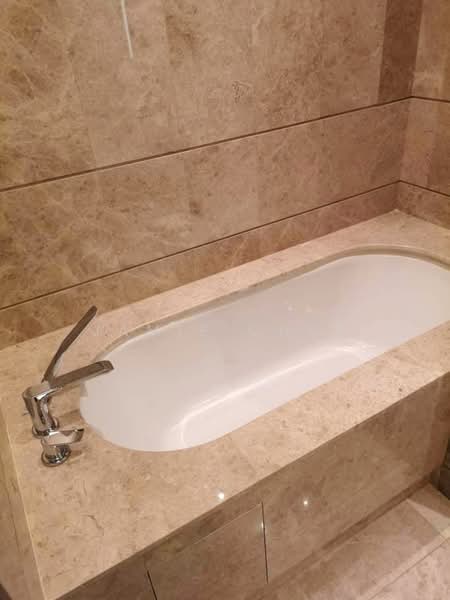 Servis Apartment untuk Dijual di The Ritz-Carlton Residences - Jamie Chen - Bathroom - PropertyGuru.com.my