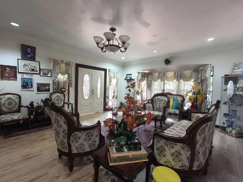 Rumah Berkembar untuk Dijual di Ampang (Selangor) - Syukor Hartanah - Living Room - PropertyGuru.com.my