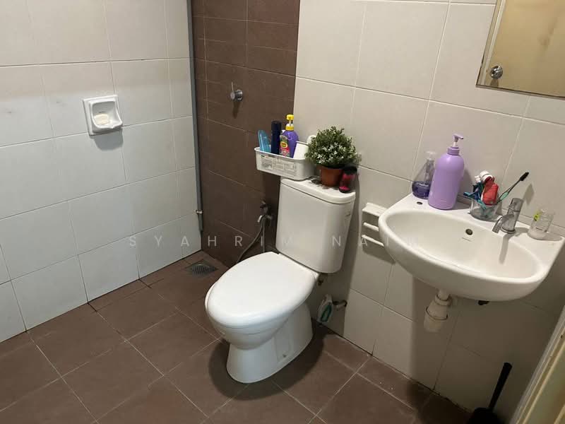 Terraced House for Sale in 16 Sierra (Puchong) - Syahrim Naim - Bathroom - PropertyGuru.com.my