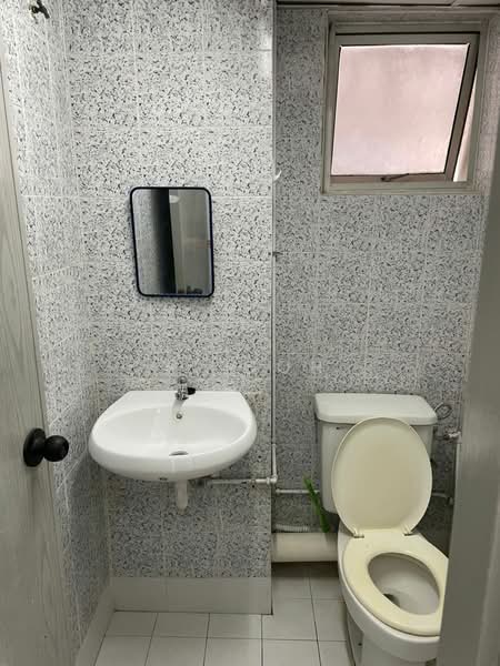 Apartment for Rent at BJ Court Apartment - V. Goh - Bathroom - PropertyGuru.com.my