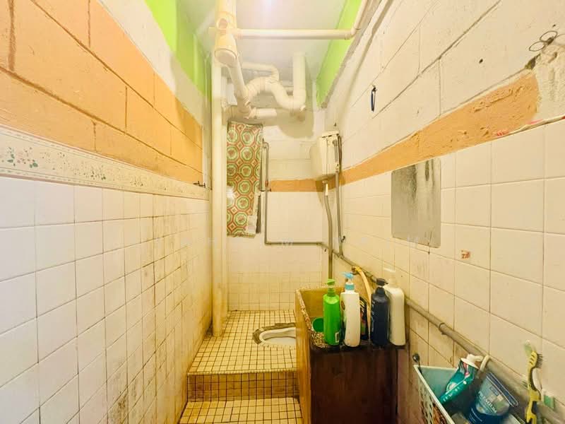 Rumah Flat untuk Dijual di Taman Bunga Negara - Syahrim Naim - Bathroom - PropertyGuru.com.my