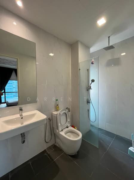 Servis Apartment untuk Disewa di Reizz Residence - Darren Tan - Bathroom - PropertyGuru.com.my